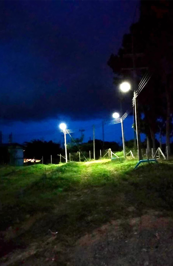 1000W all-in-one solar street light installed in Thailand